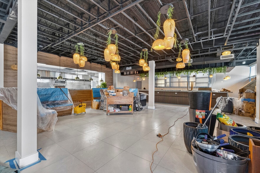 More Photos Of 3134-3150 NE 9th St, Fort Lauderdale Restaurant For Sale