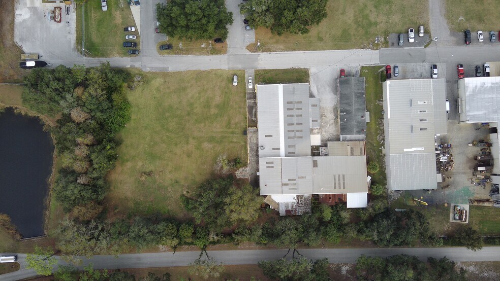 More Photos Of 2935 Barneys Pumps Pl, Lakeland Manufacturing For Sale