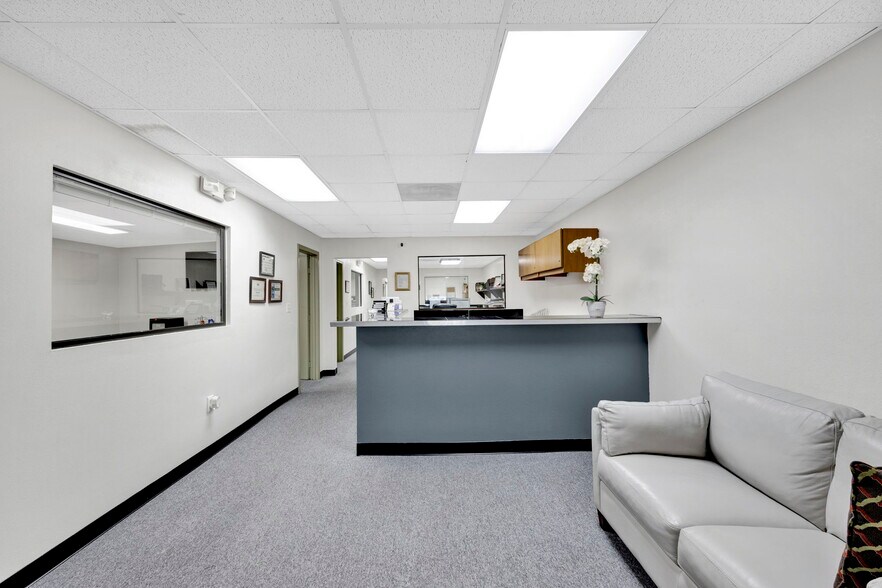 More Photos Of 3455 Ocean View Blvd, Glendale Office For Lease