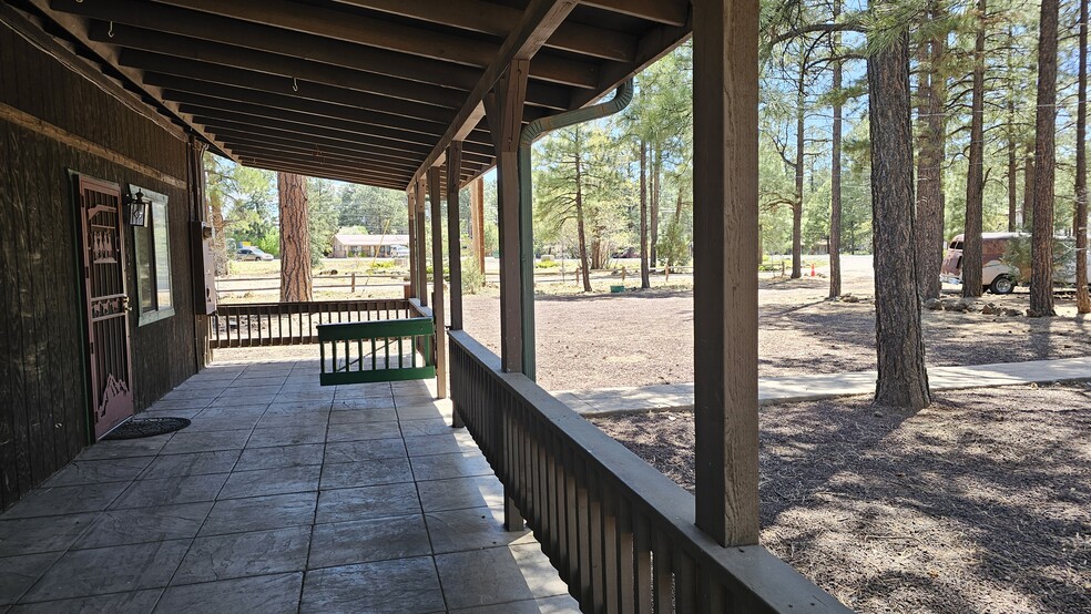 More Photos Of 182 White Mountain blvd, Lakeside General Retail For Sale