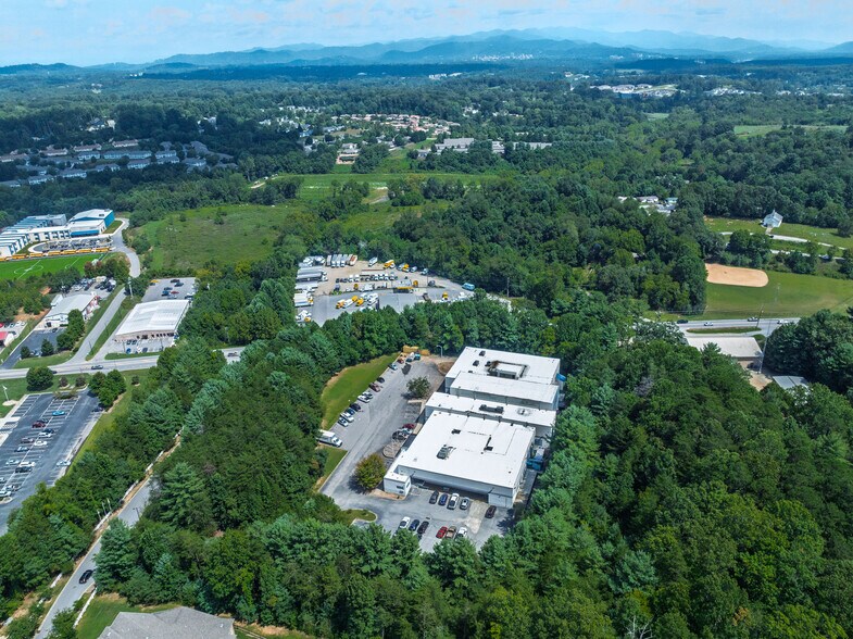 More Photos Of 230 Sardis Rd, Asheville Distribution For Sale