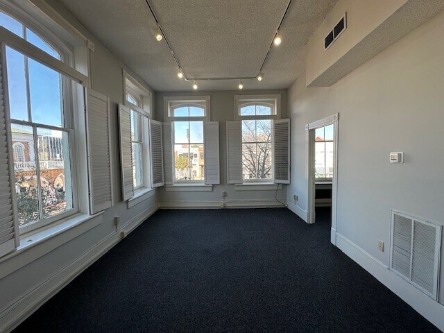 More Photos Of 102 Person St, Fayetteville Office For Lease