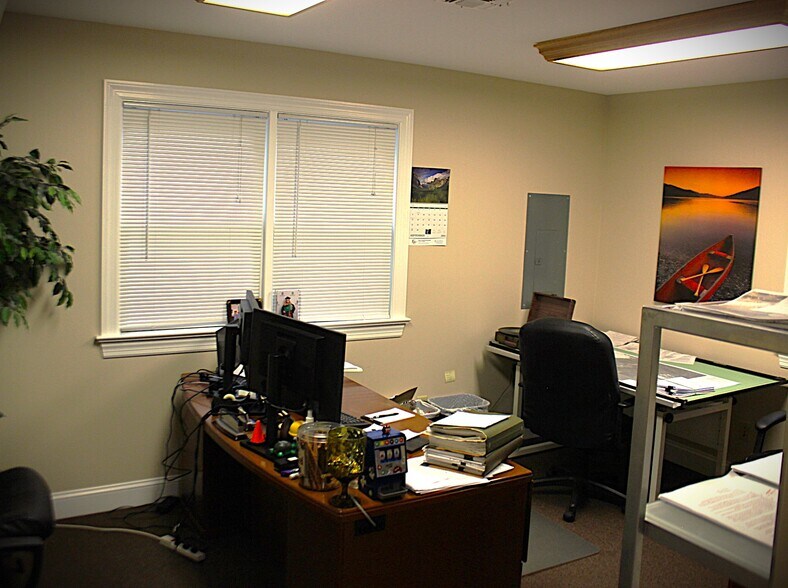 More Photos Of 205 State Route 31 N, Washington Office Residential For Lease