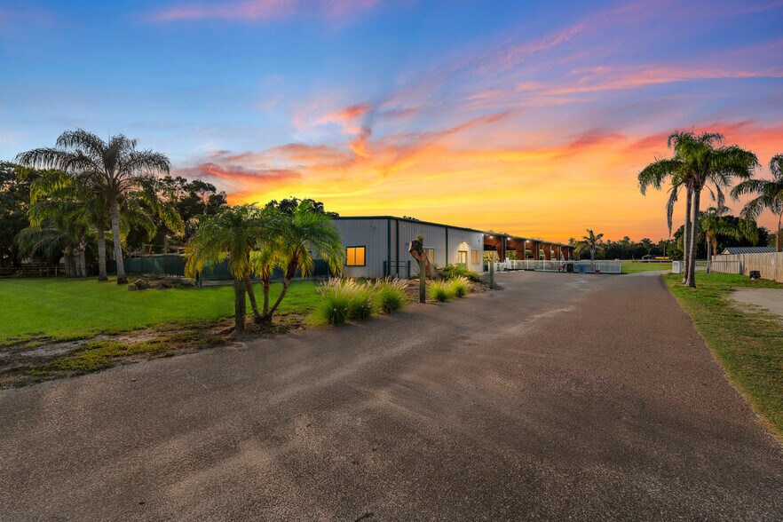 More Photos Of 7705 Gardner Rd, Tampa Specialty For Sale