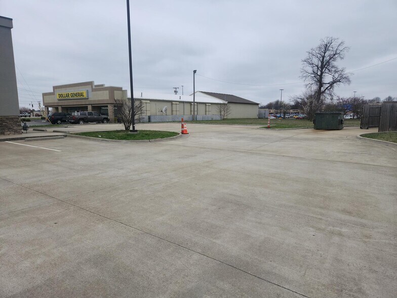 More Photos Of 3320 Irvin Cobb Dr, Paducah Freestanding For Sale