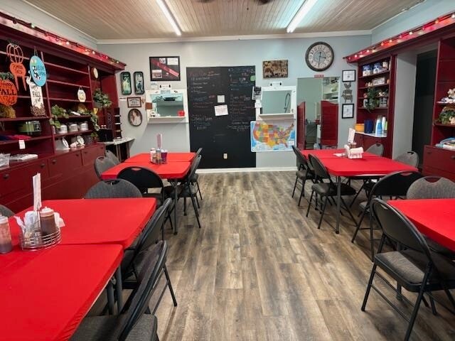 More Photos Of 5112 S Jackson Hwy, Horse Cave Restaurant For Sale