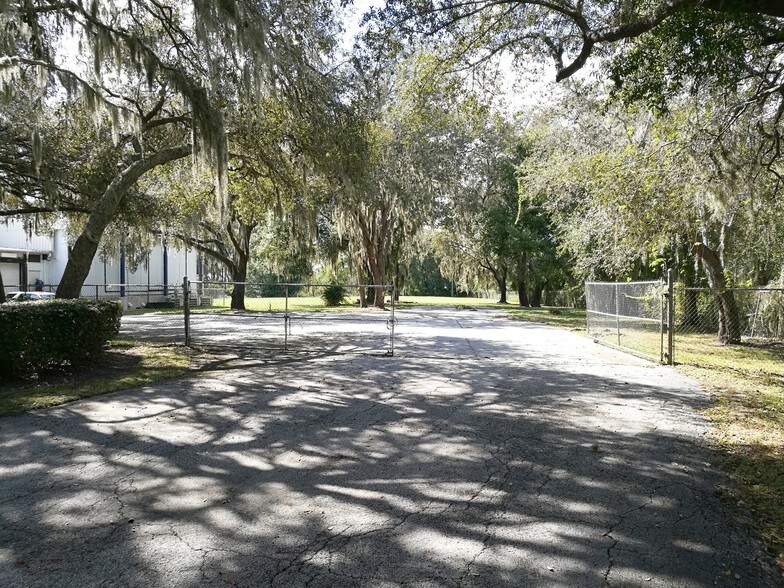 More Photos Of 1331 Gunn Hwy, Odessa Warehouse For Sale