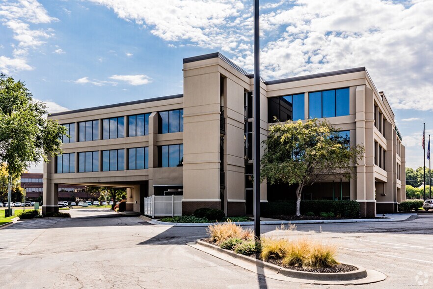 More Photos Of 4650 College Blvd, Overland Park Office For Lease