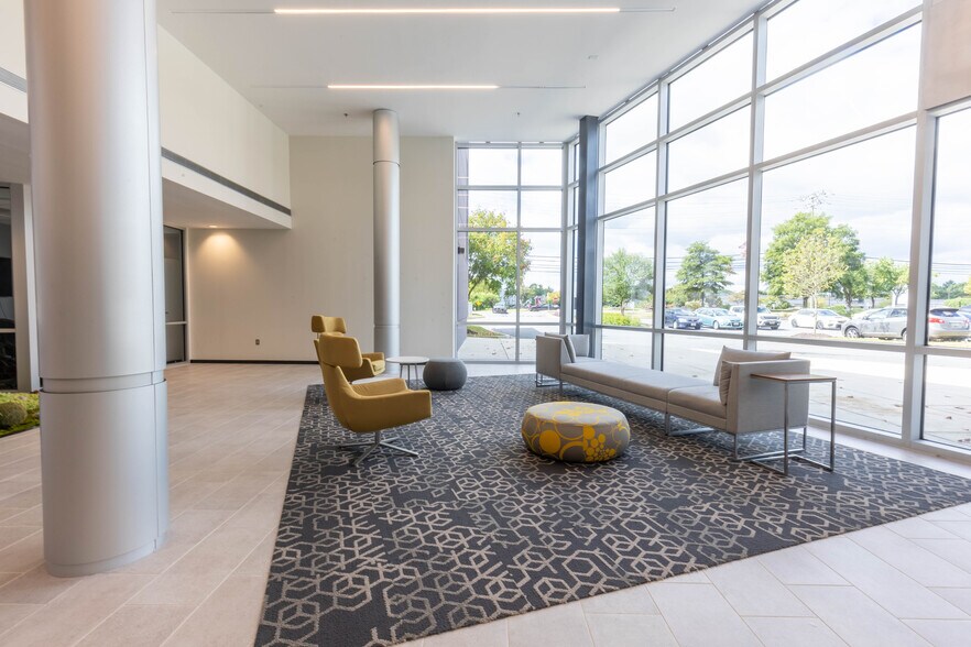 More Photos Of 1750 Forest Dr, Annapolis Medical For Lease