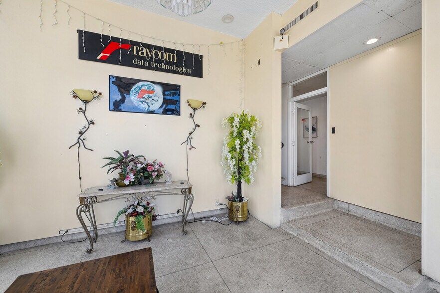 More Photos Of 1320 E Imperial Ave, El Segundo Loft Creative Space For Sale