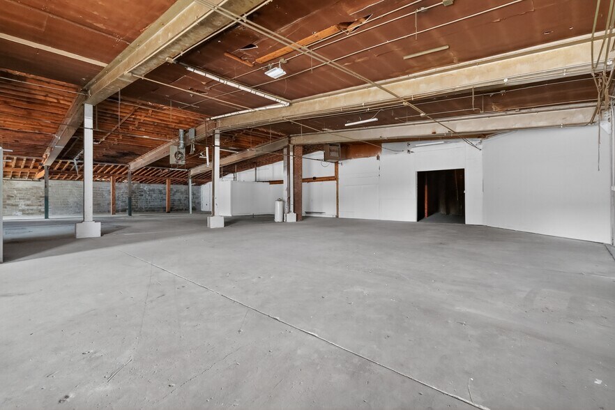 More Photos Of 806 Ramseur St, Durham Warehouse For Sale
