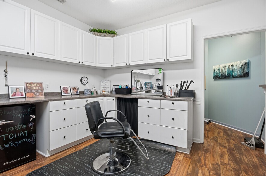 More Photos Of 411 Western Blvd, Jacksonville Medical For Lease