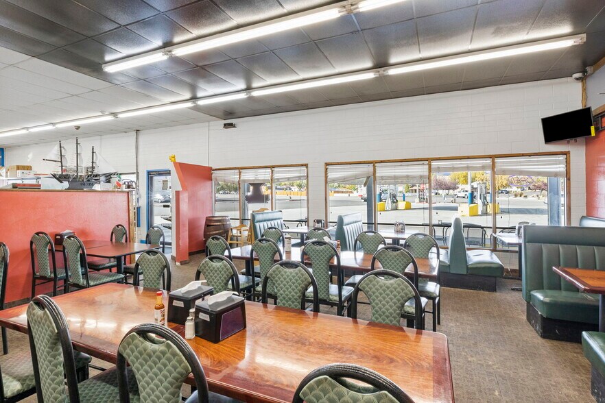 More Photos Of 10 E Main St, Castle Dale Convenience Store For Sale