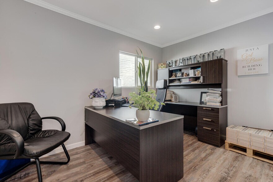 More Photos Of 910 S Glenoaks Blvd, Burbank Storefront Retail Office For Sale