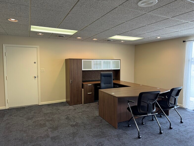 More Photos Of 725 Harvard Dr, Owensboro Coworking Space