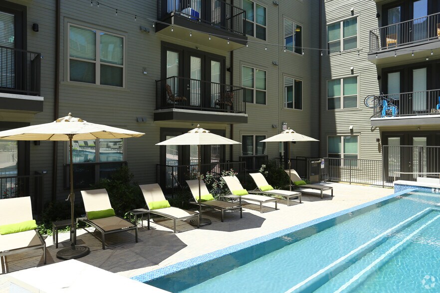 More Photos Of 403 E Koenig Ln, Austin Apartments For Lease