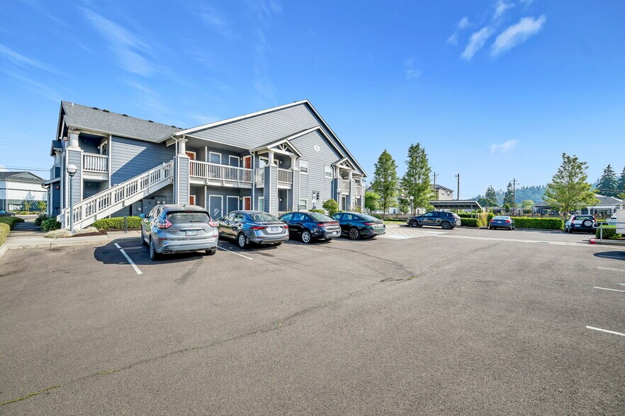 More Photos Of 2211 McKinney Ln, Lebanon Apartments For Sale