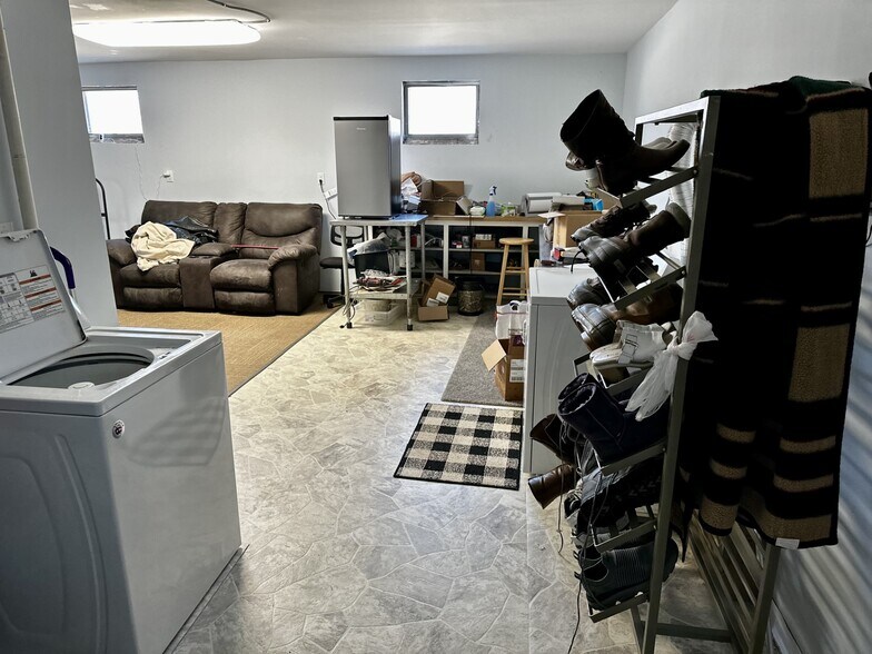 More Photos Of 1800 N 9th Ave W, Virginia Freestanding For Sale