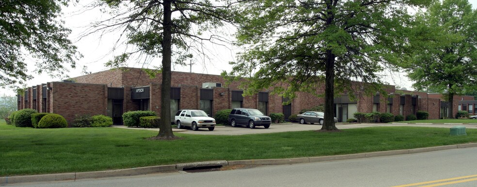 More Photos Of 135-141 Delta Dr, Pittsburgh Research And Development For Lease
