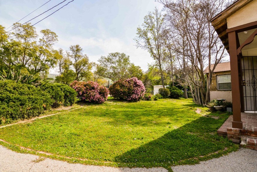 More Photos Of 10404 Foothill Blvd, Sylmar Land For Sale