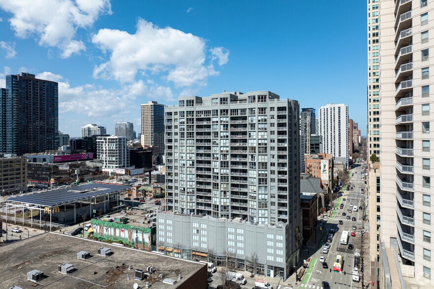 More Photos Of 600 N Dearborn, Chicago Apartments For Lease