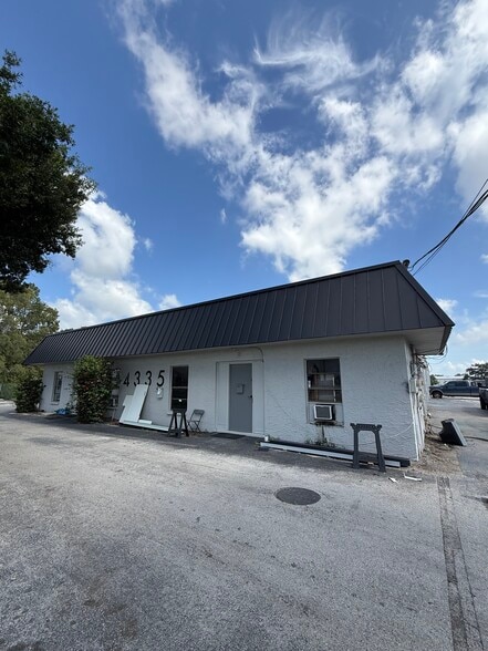 More Photos Of 4317 62nd Ave N, Pinellas Park Warehouse For Lease
