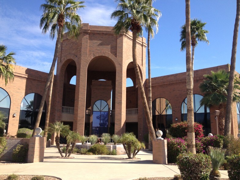 More Photos Of 8010 E McDowell Rd, Scottsdale Office For Lease