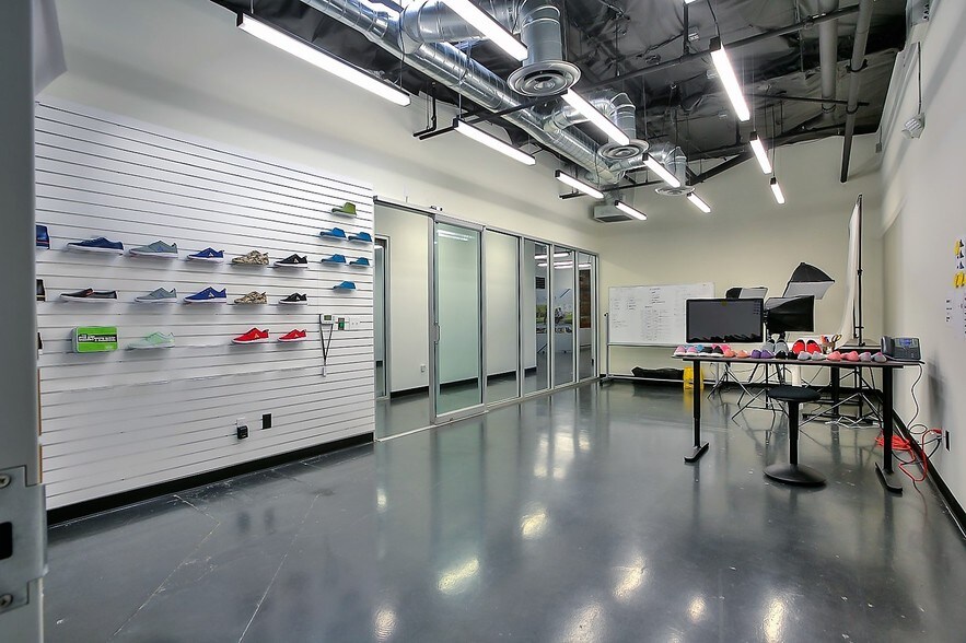 More Photos Of 5 Longevity Dr, Henderson Light Manufacturing For Sale