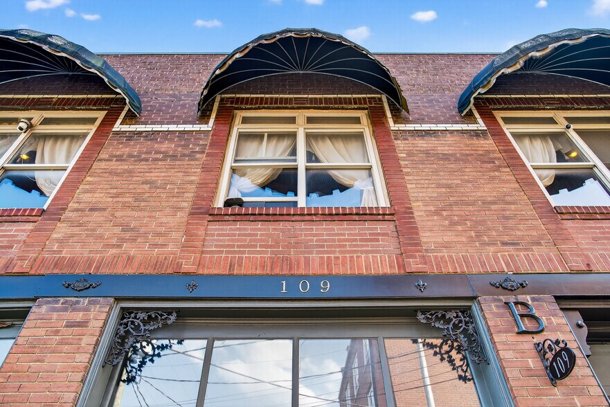 More Photos Of 109 7th Ave E, Springfield Flex For Sale