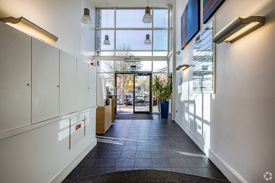 More Photos Of Tiviot Dale, Stockport Office For Lease