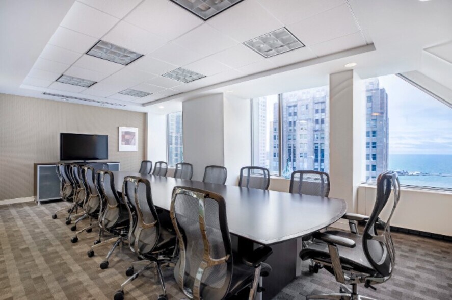 More Photos Of 875 N Michigan Ave, Chicago Coworking Space