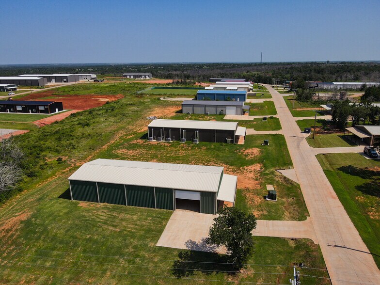 More Photos Of 11774 Maui Ln, Edmond Industrial For Sale