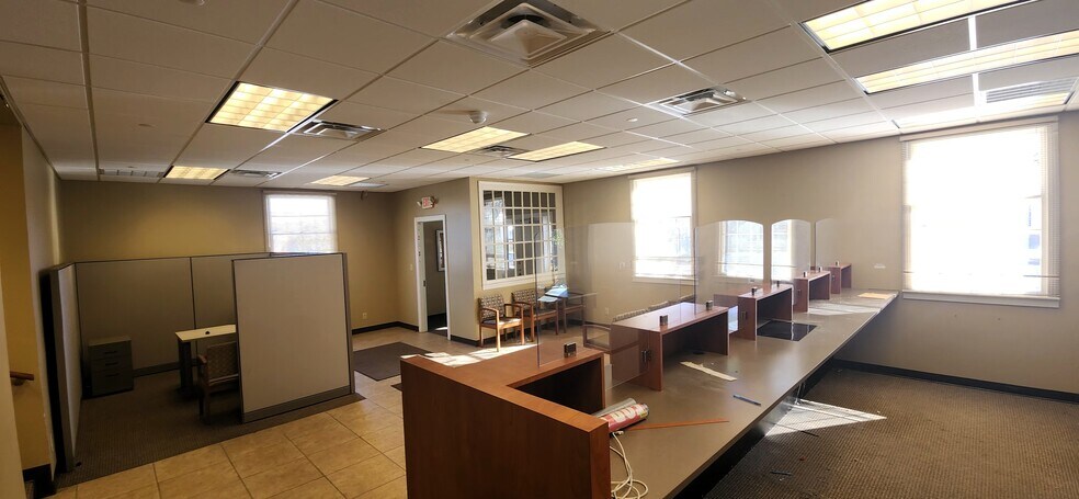 More Photos Of 159 E Valley St, Abingdon Medical For Lease