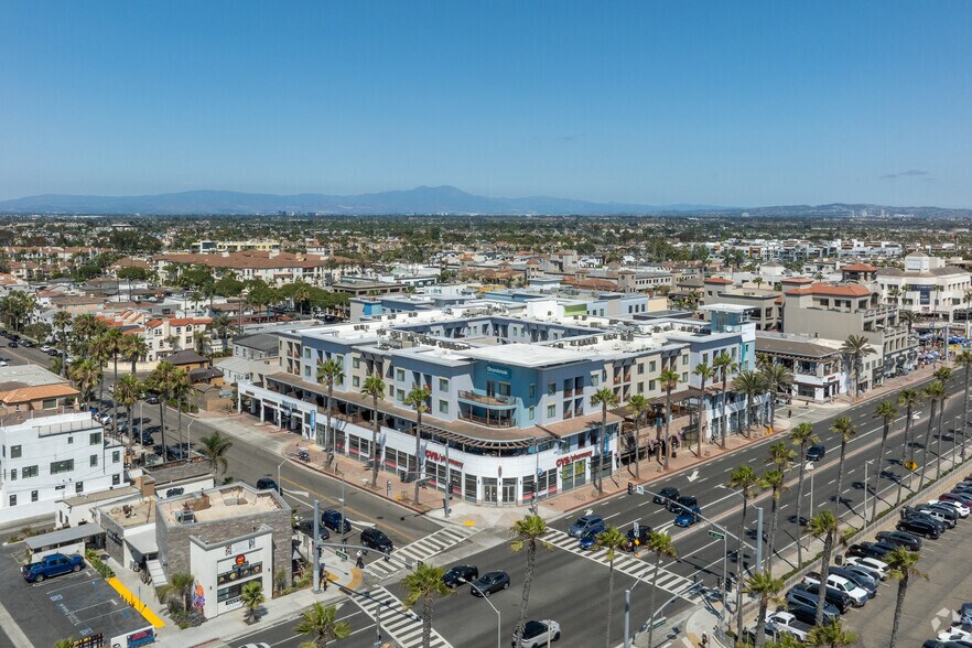 More Photos Of 120 - 180 5th St, Huntington Beach Storefront For Lease