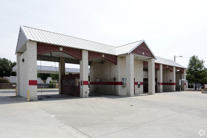 More Photos Of 917 Belt Line Rd, Garland Carwash For Sale