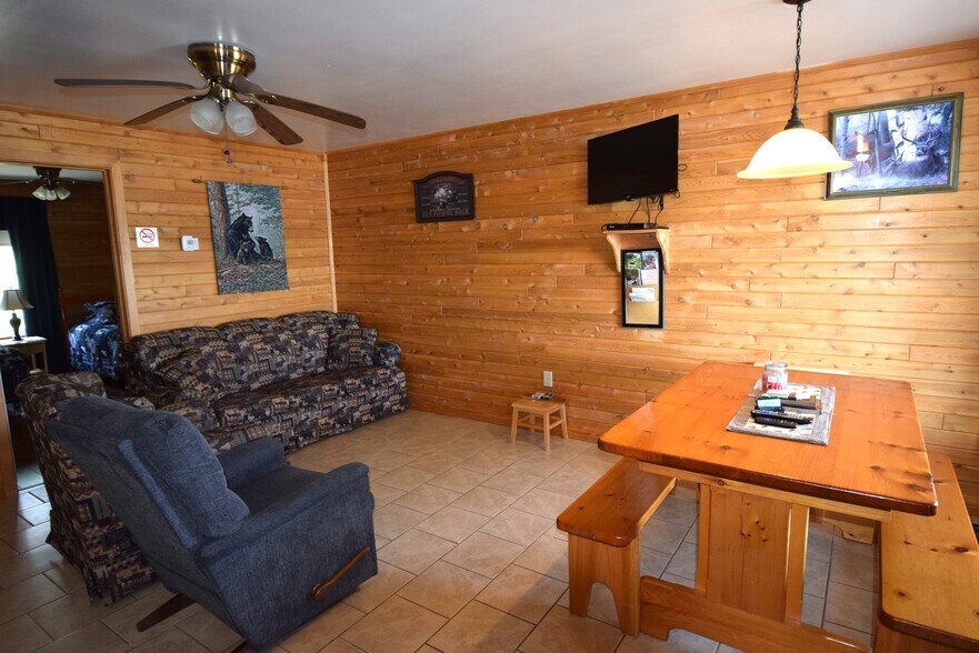 More Photos Of 109 Sinclair Rd, Sinclair Sports And Entertainment For Sale