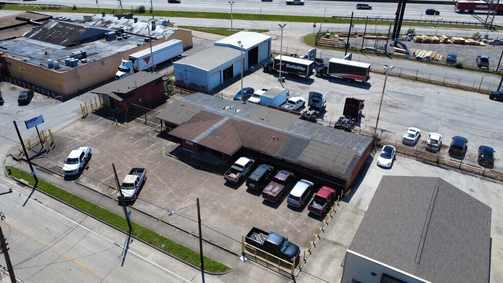 More Photos Of 7112 Lyons Ave, Houston Medical For Lease