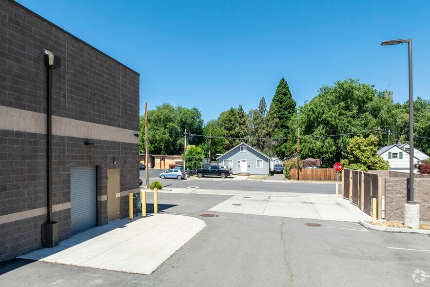 More Photos Of 1615 Main St, Susanville Drugstore For Sale