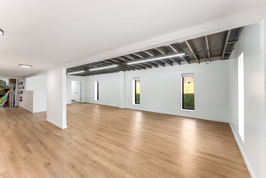 More Photos Of 967 Wray St, Knoxville Office For Sale