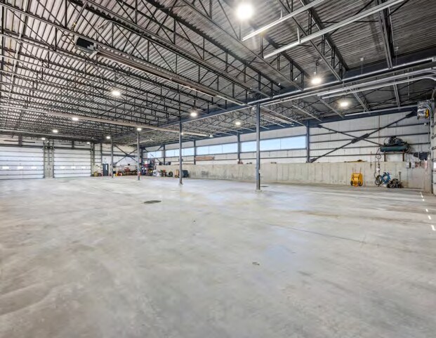 More Photos Of 145 Rue De L'industrie, L'assomption Industrial For Lease