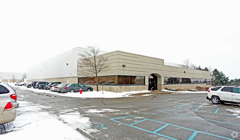 More Photos Of 45 Northpointe Dr, Lake Orion Manufacturing For Lease