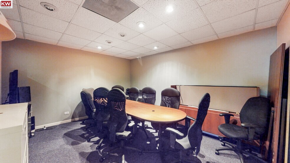 More Photos Of 707-717 N Iowa Ave, Villa Park Office For Sale