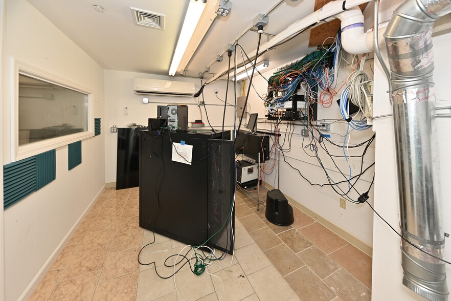 More Photos Of 253 Madison Ave, Wyckoff Storefront Retail Residential For Sale