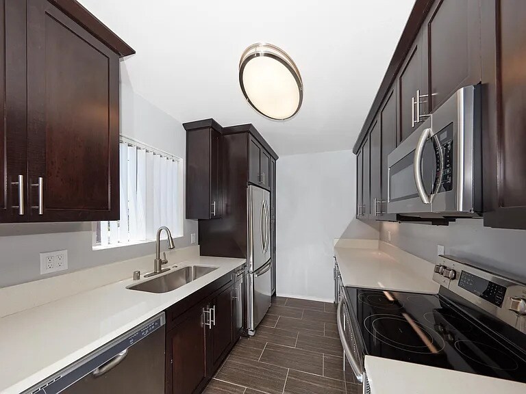 More Photos Of 1811 S Bentley Ave, Los Angeles Apartments For Sale