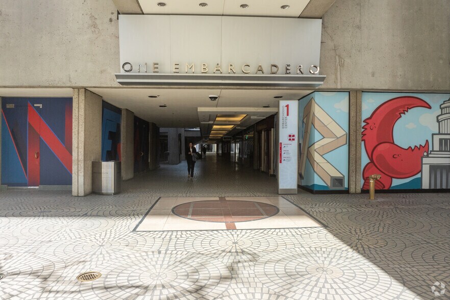 More Photos Of One Embarcadero Ctr, San Francisco Coworking Space