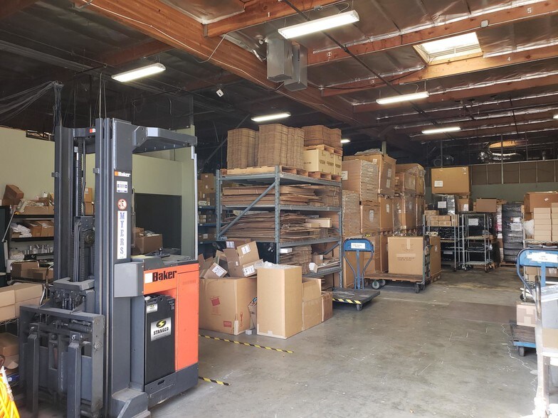 More Photos Of 1540 S Lewis St, Anaheim Flex For Sale