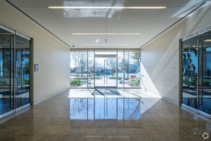 More Photos Of 1800 Hughes Landing Blvd, The Woodlands Office For Lease