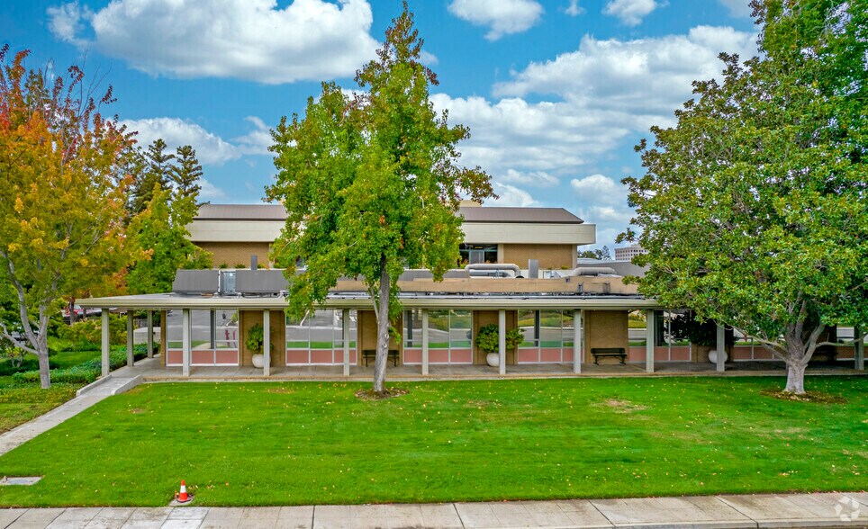 More Photos Of 2627 Hanover St, Palo Alto Research And Development For Lease