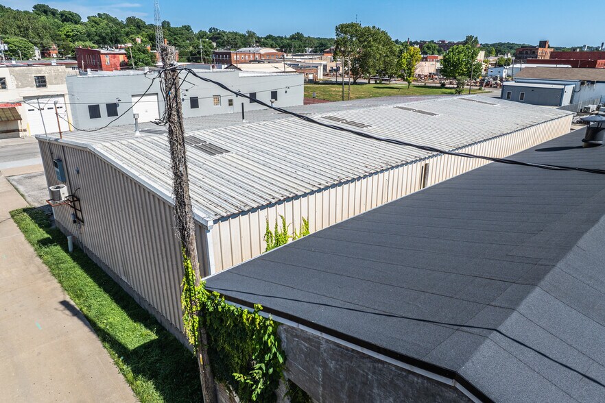 More Photos Of 624 S 7th St, Saint Joseph Industrial For Sale