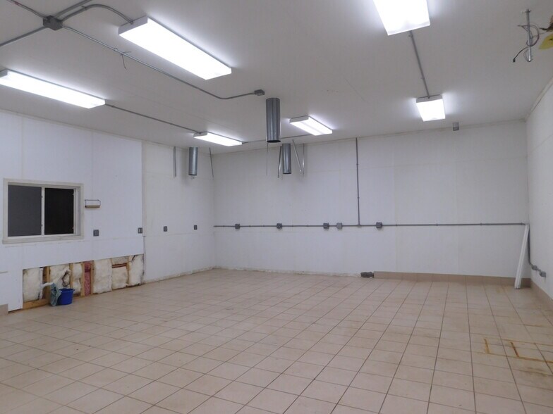 More Photos Of 100 S Holly Ave, Elk Mound Warehouse For Sale